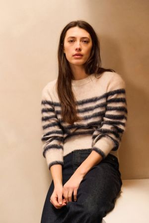  940511 COLLEGIA