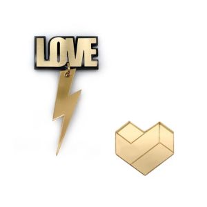 PINS LOVE IS IN THE AIR oR